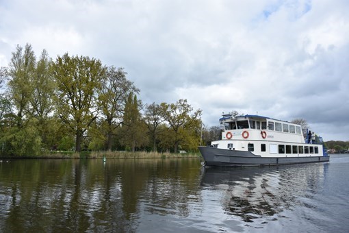 Rederij Loosdrecht Sails the Vecht & the Plassen