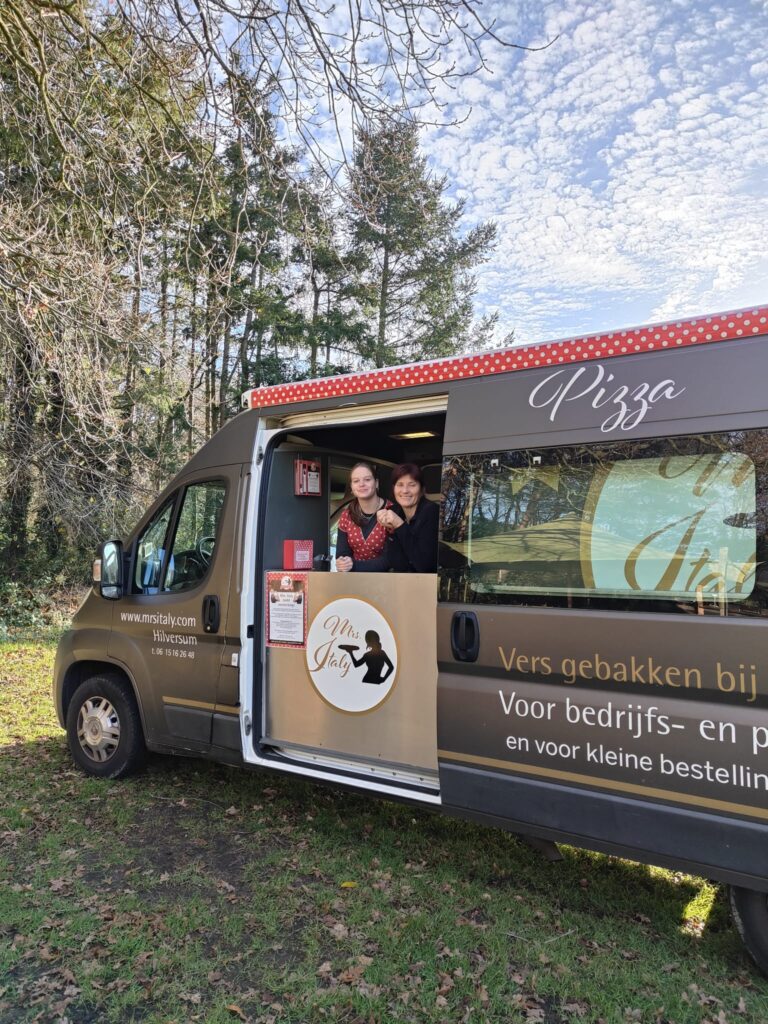 First Friday: Wine & Pizza — Uitgaan in het Gooi