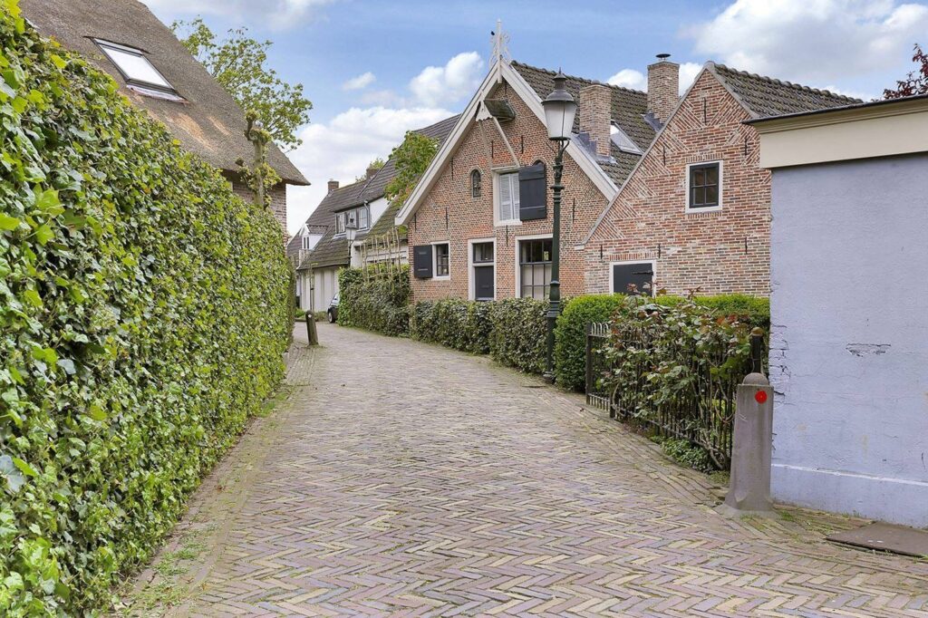 Wandelen en bezoek woning Hansje Dol in Huizen in het Gooi